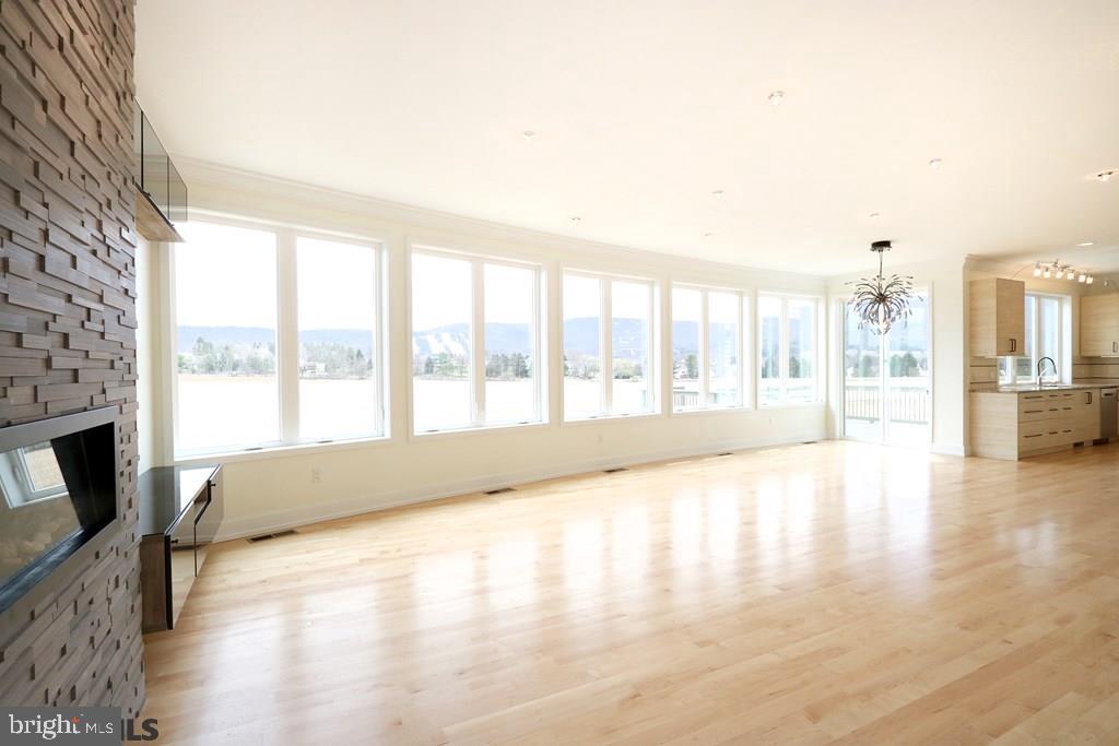ROCKEY RIDGE - Residential