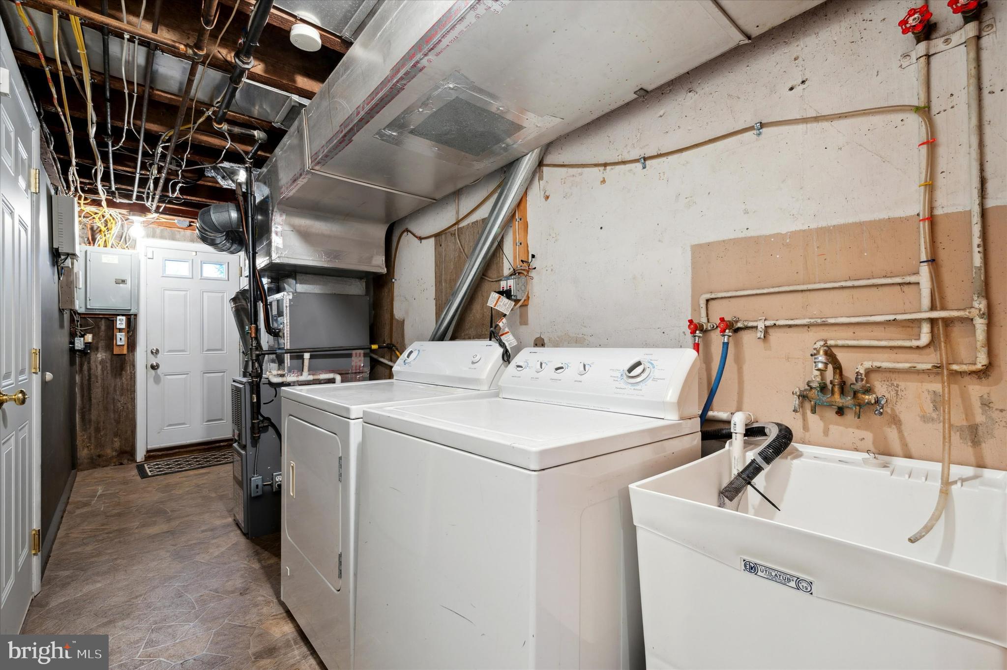 CLIFTON HEIGHTS - Residential