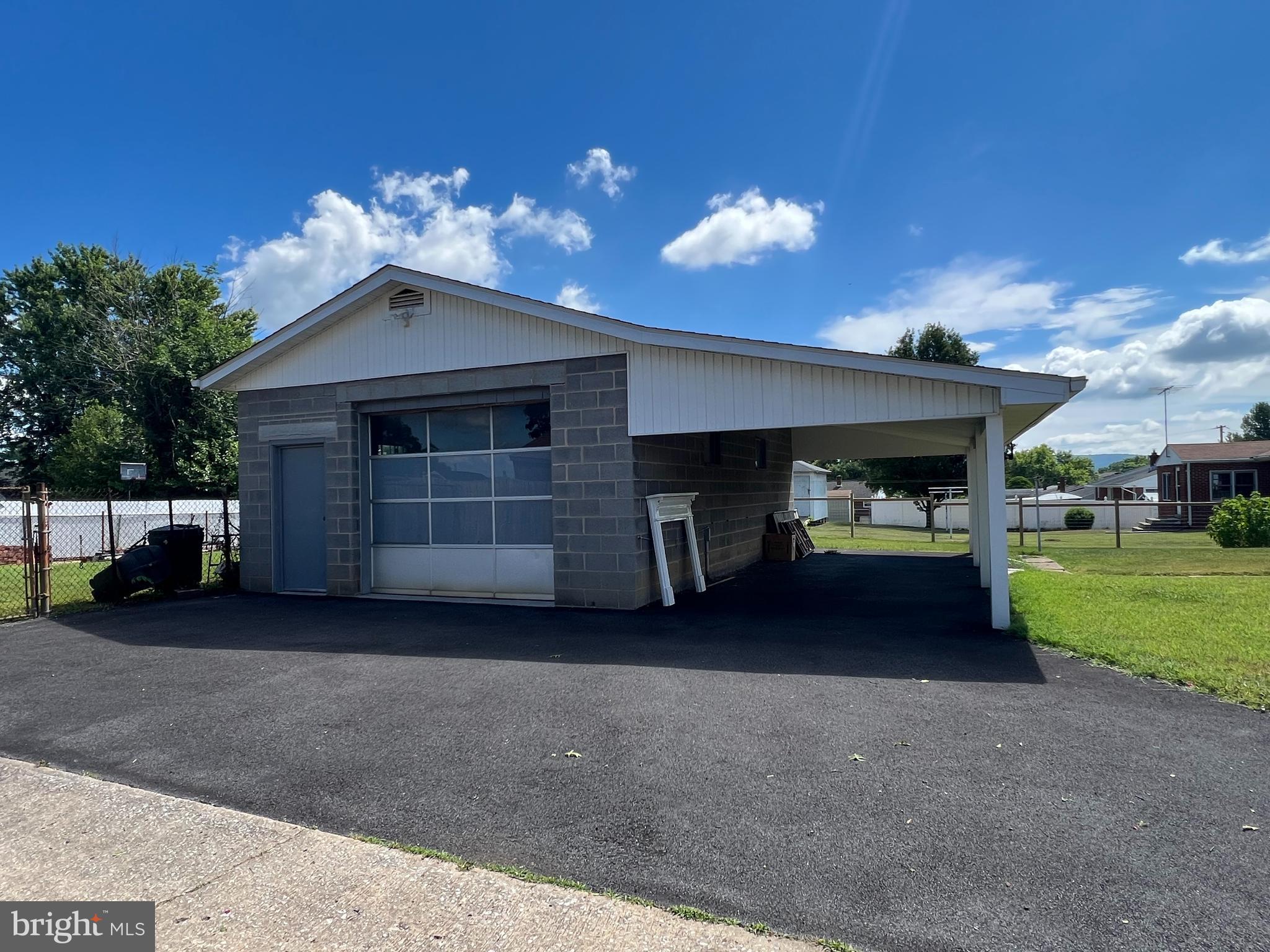 SUBURBAN HEIGHTS - Residential