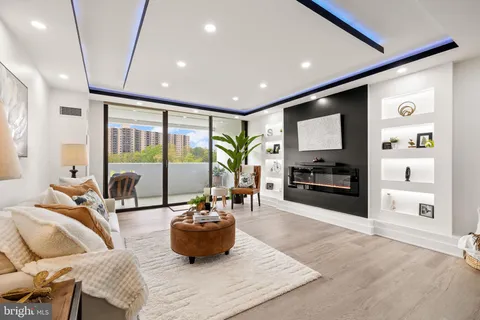 MLS: VAAX2044456