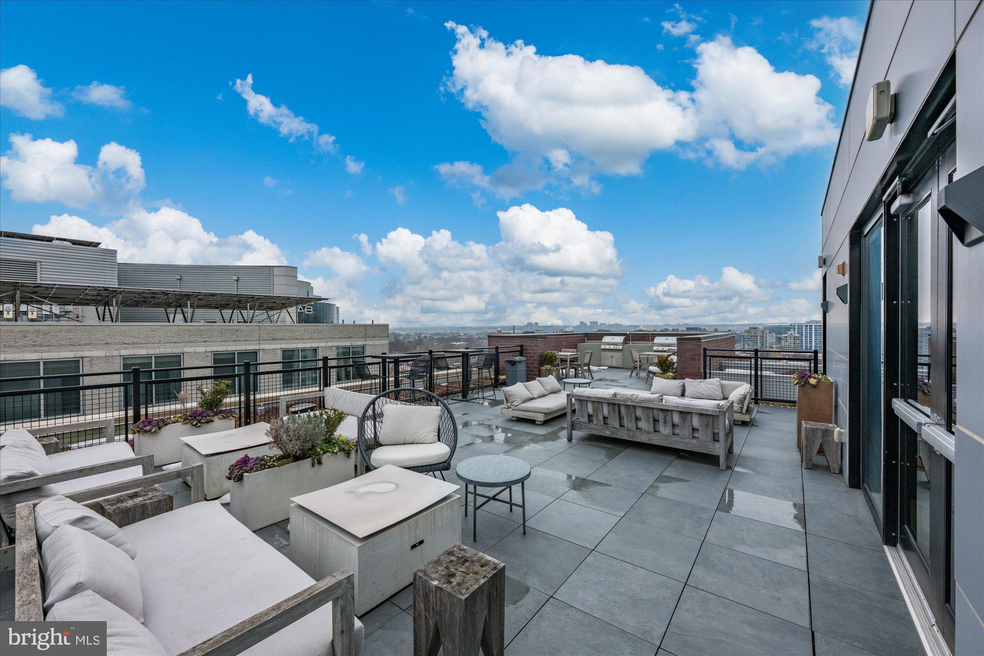 NAVY YARD - Residential