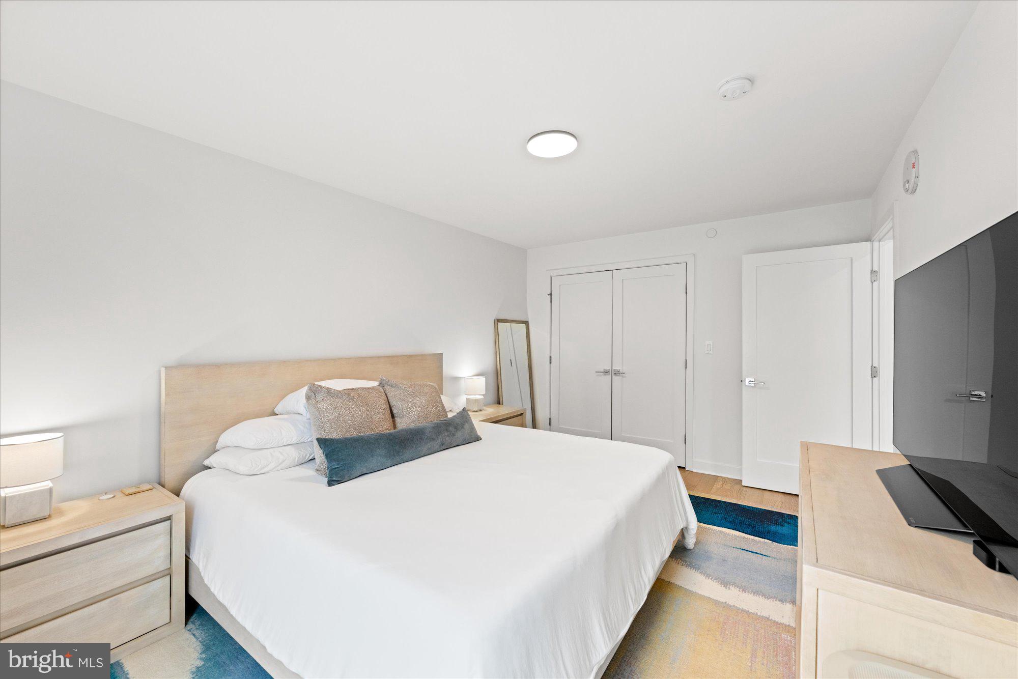 NAVY YARD - Residential