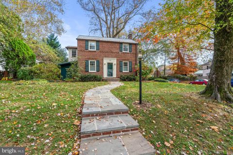 Photo of 5321 Allandale Road, BETHESDA, MD 20816 (MLS # MDMC2206288)