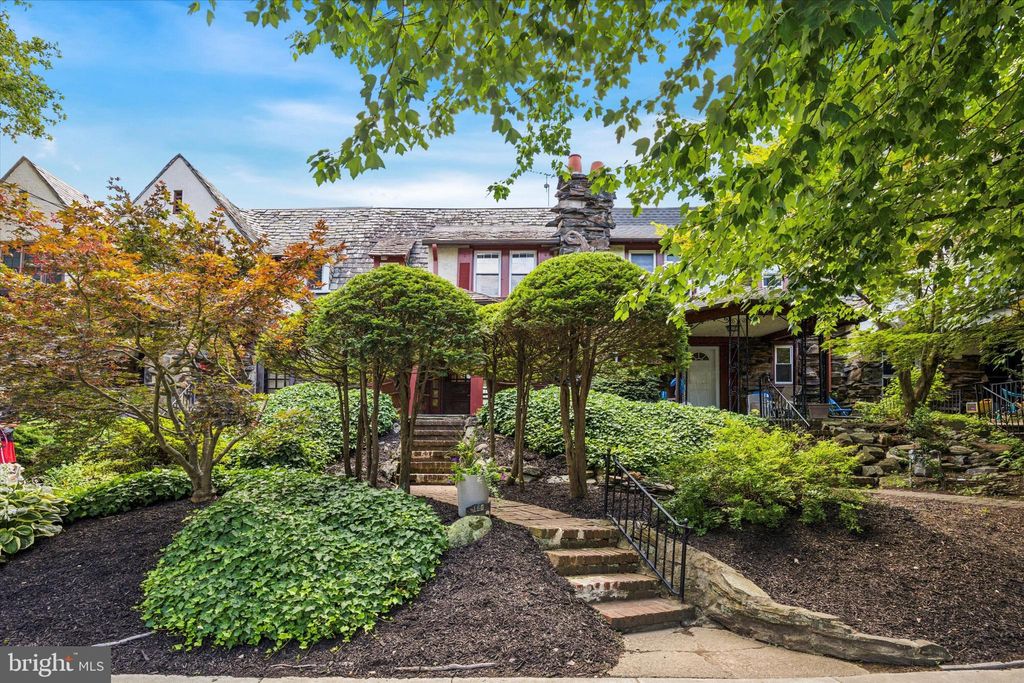Photo of 160 Edgehill Road, BALA CYNWYD, PA 19004 (MLS # PAMC2159222)