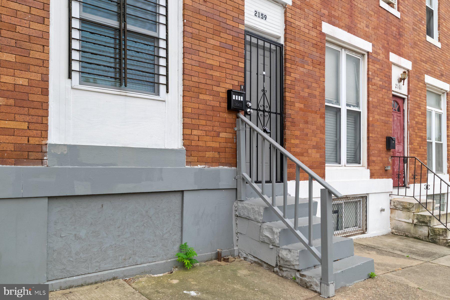 2159 HOLLINS STREET