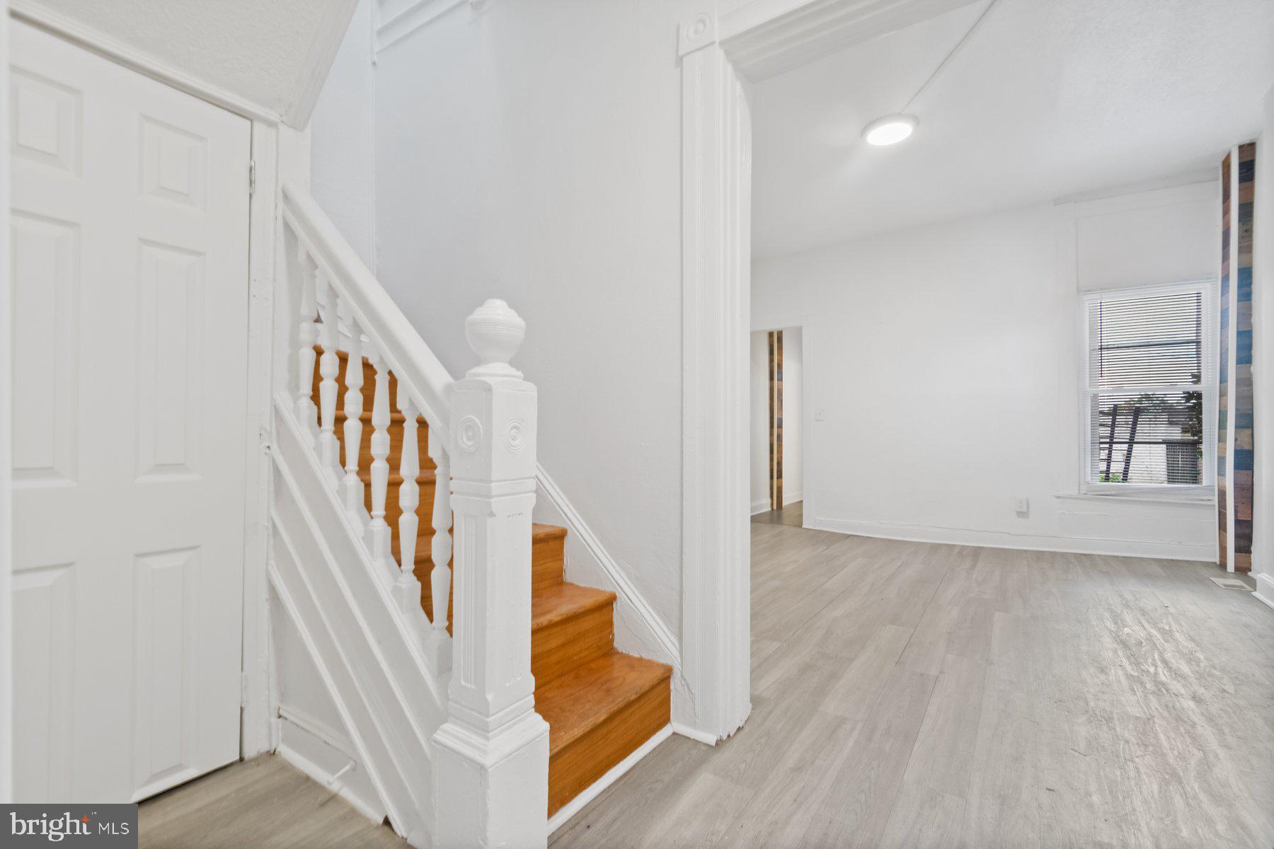 2159 HOLLINS STREET