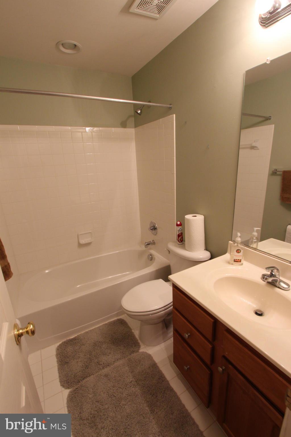 ASHBROOK VILLAGE - Residential Lease