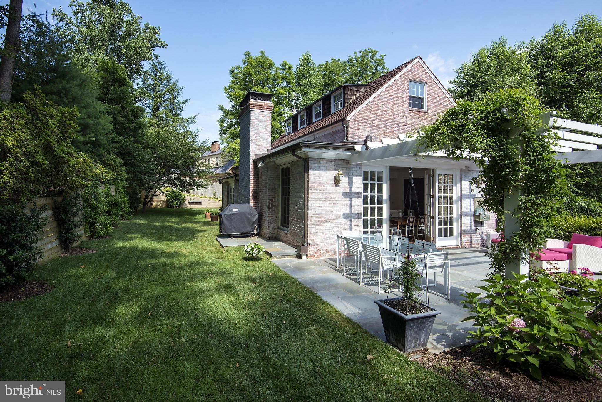 WESTMORELAND HILLS - Residential