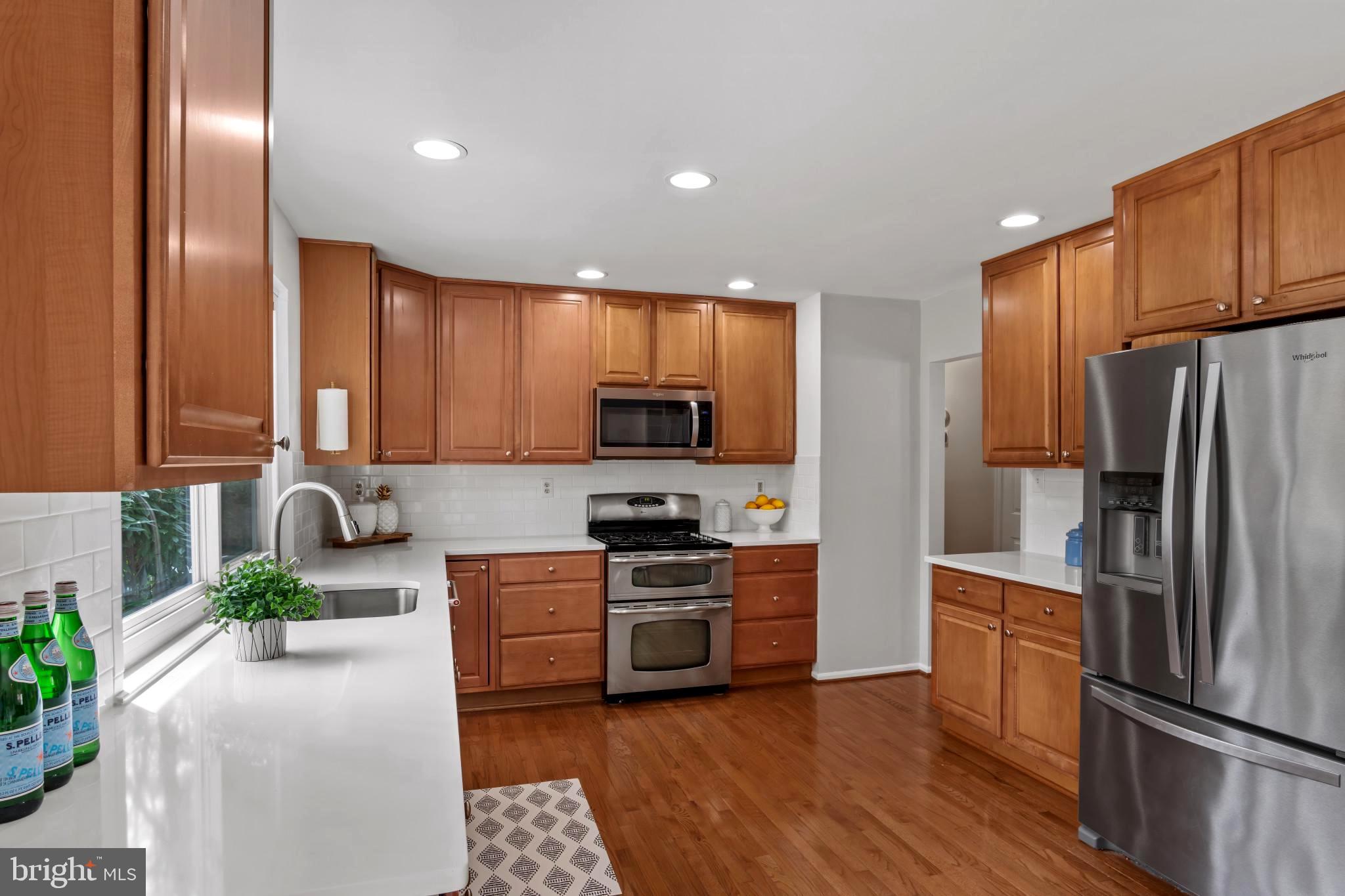 BURKE STATION SQUARE - Residential