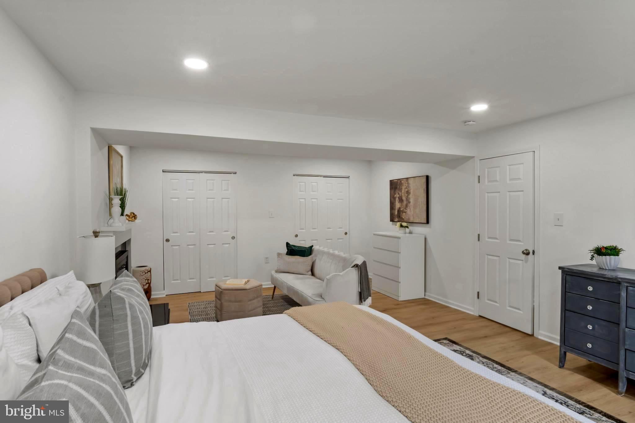 BURKE STATION SQUARE - Residential