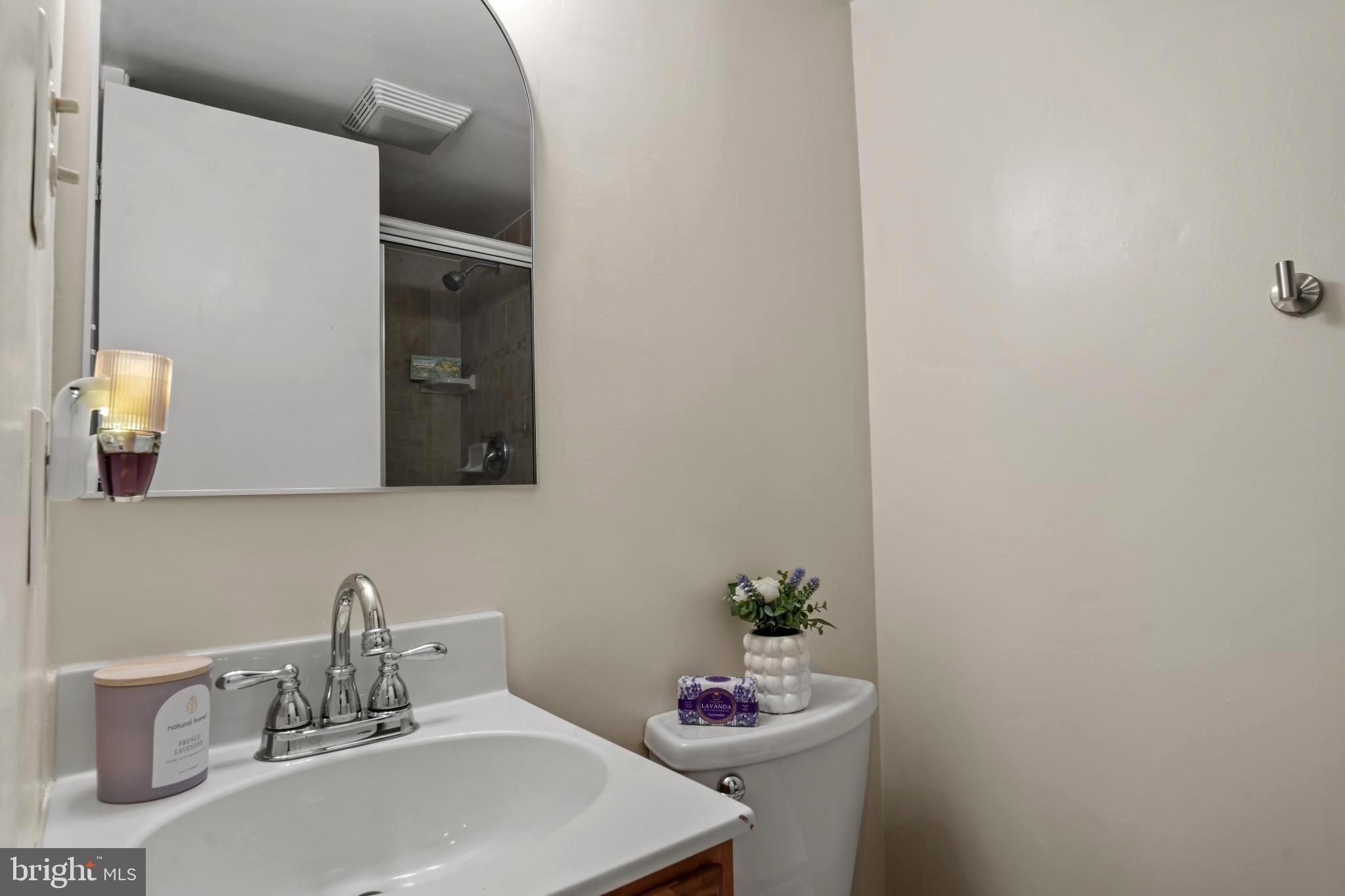 BURKE STATION SQUARE - Residential