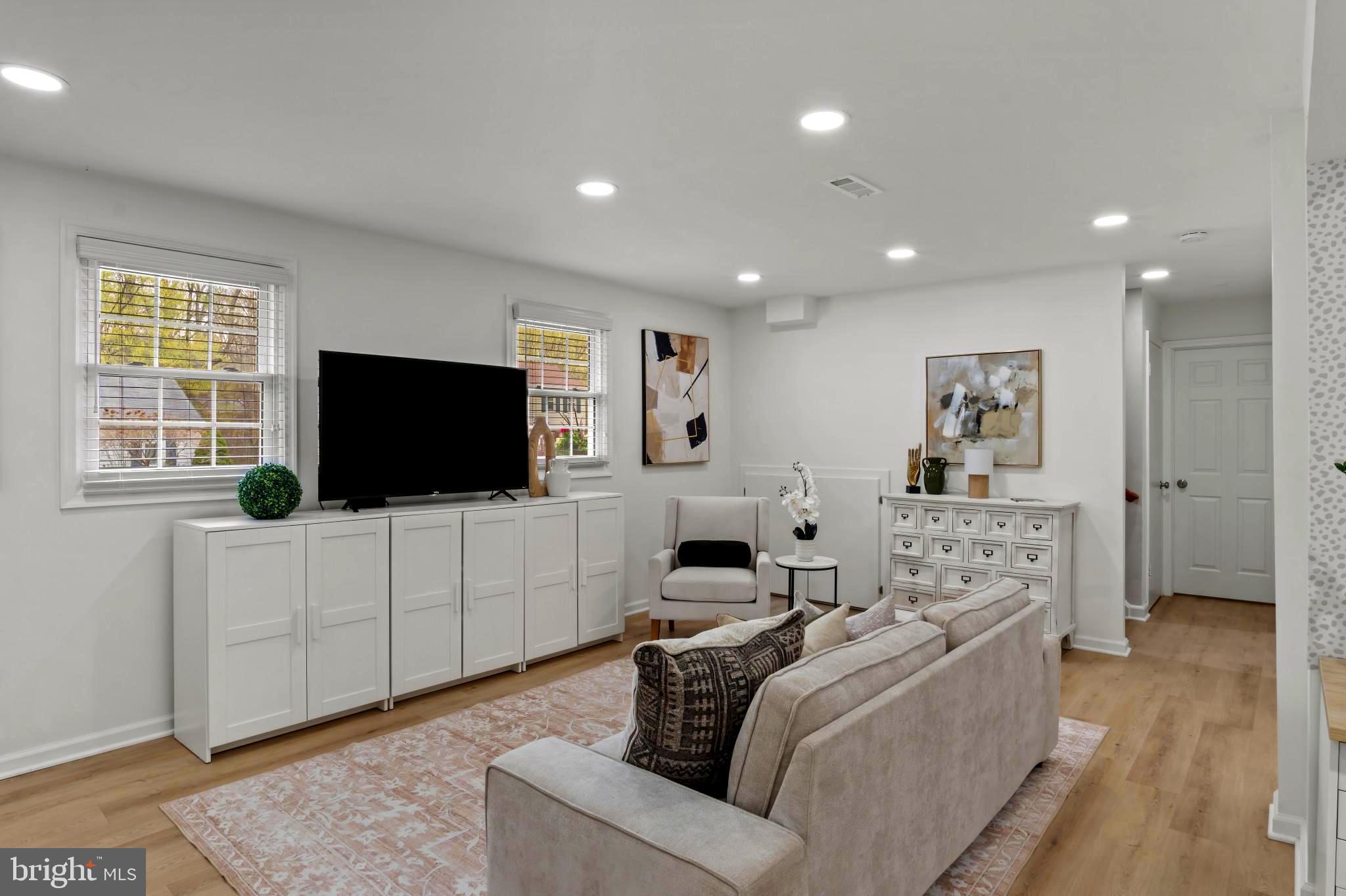 BURKE STATION SQUARE - Residential