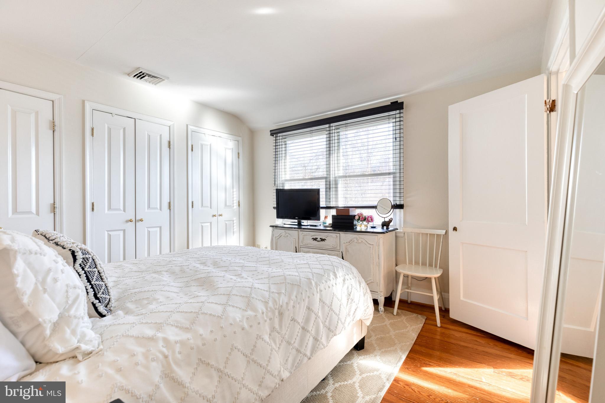 COLONIAL COURT - Residential Lease