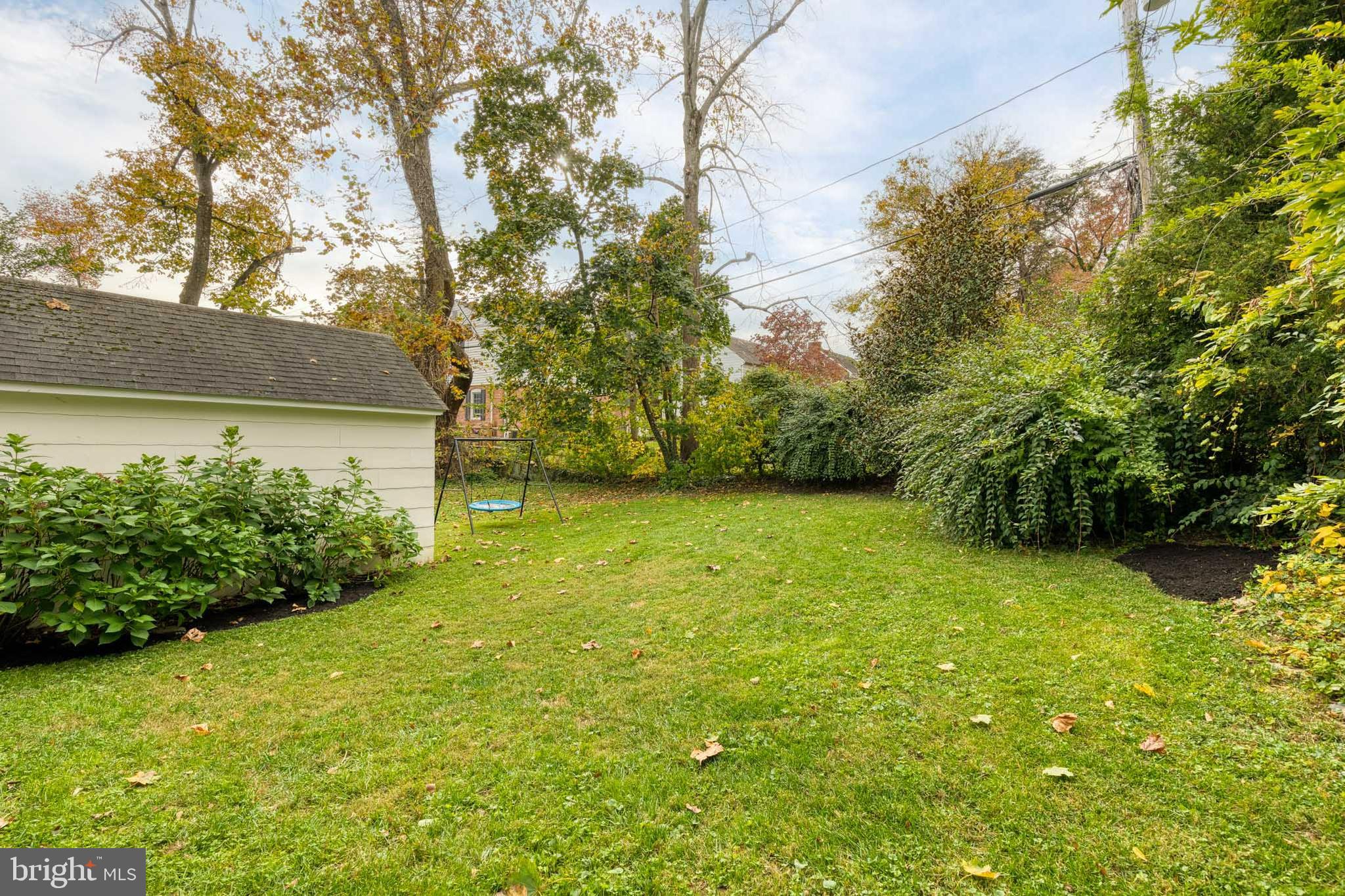 COLONIAL COURT - Residential Lease