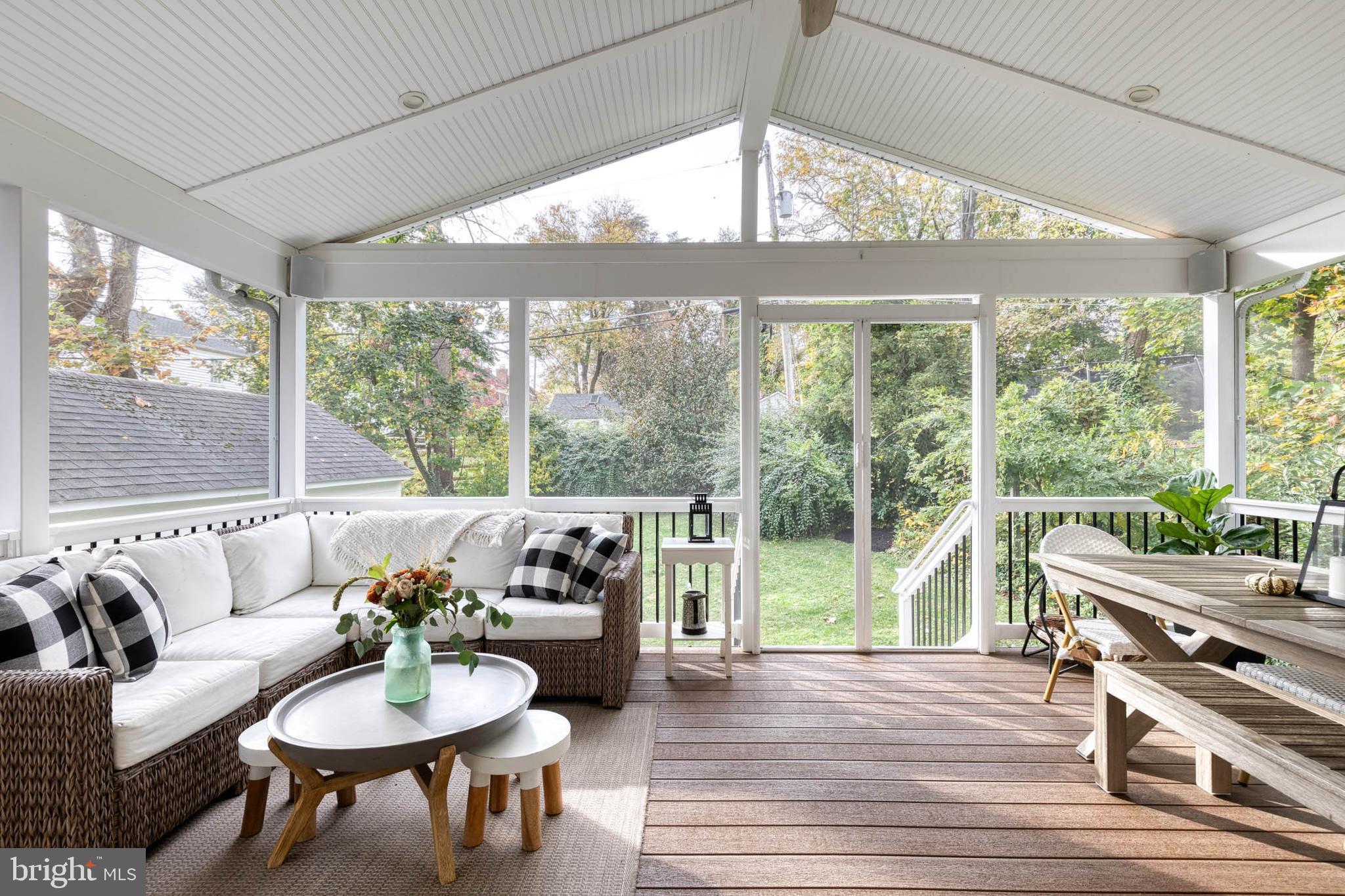 COLONIAL COURT - Residential Lease