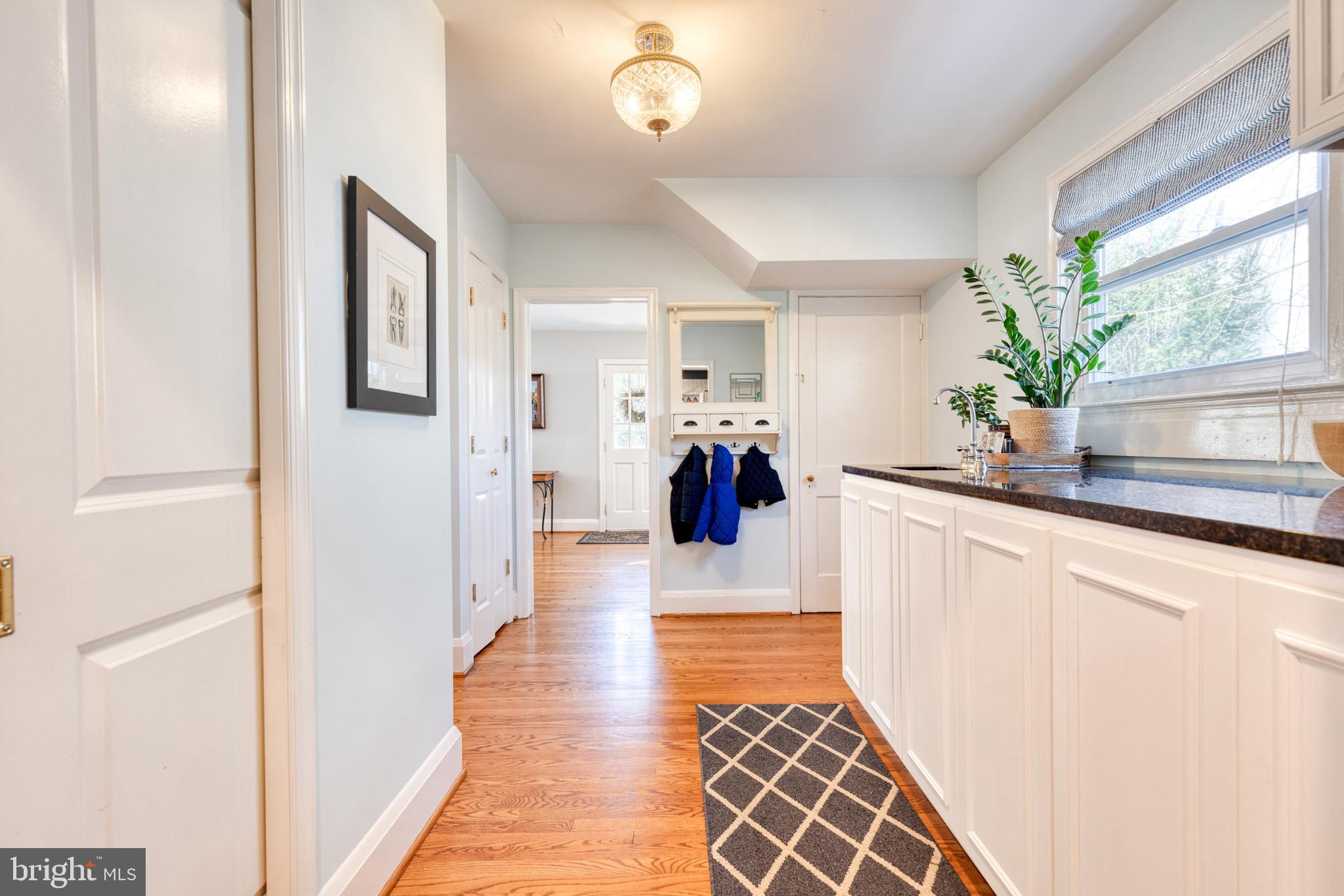 COLONIAL COURT - Residential Lease