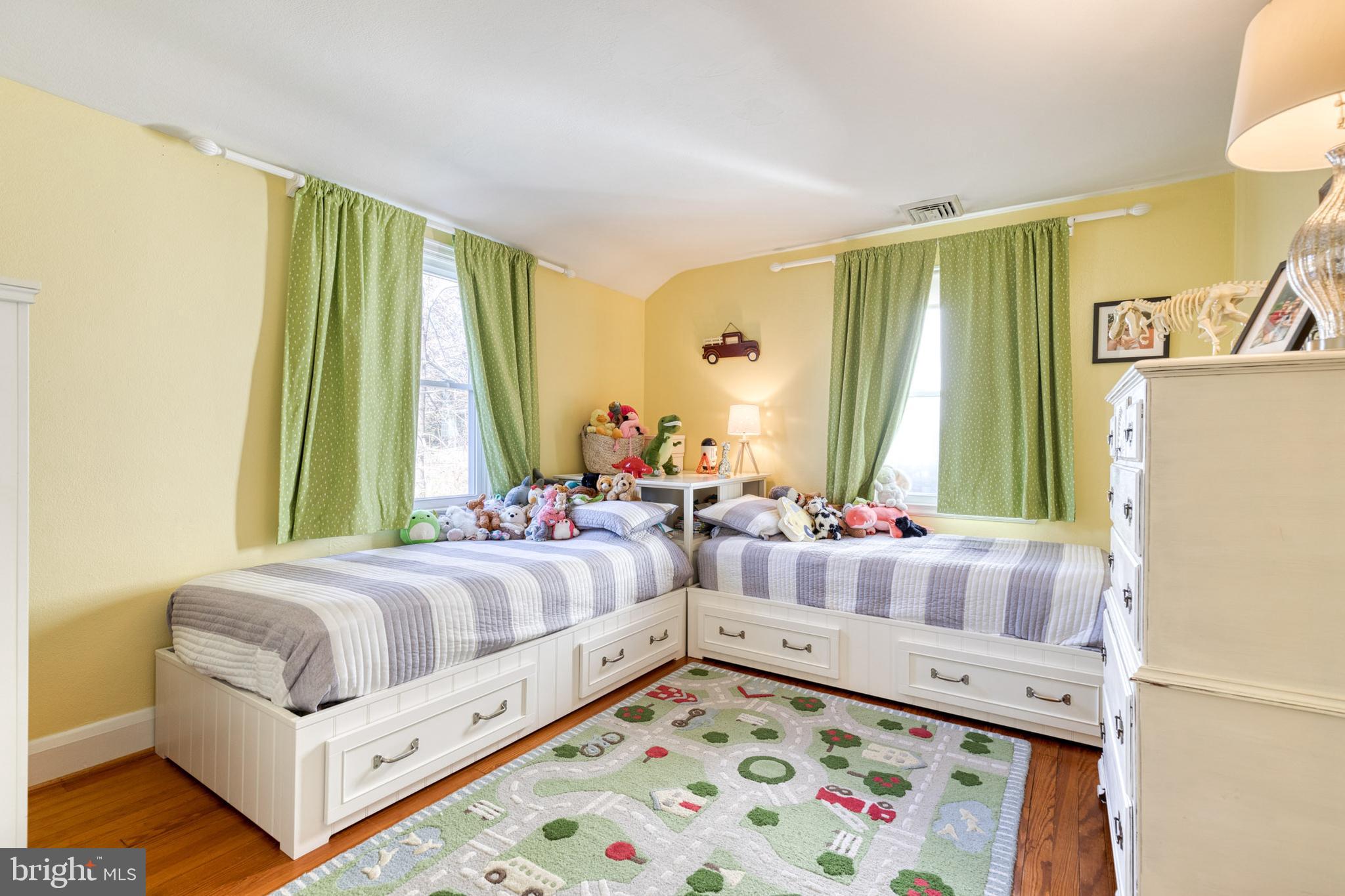 COLONIAL COURT - Residential Lease