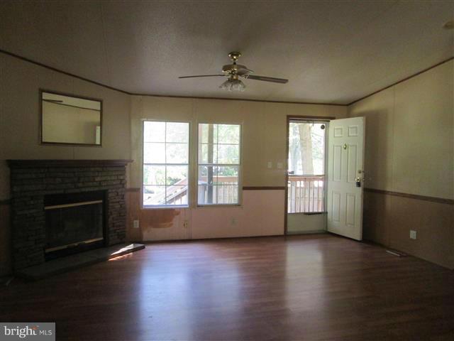 BREEZY KNOLLS - Residential