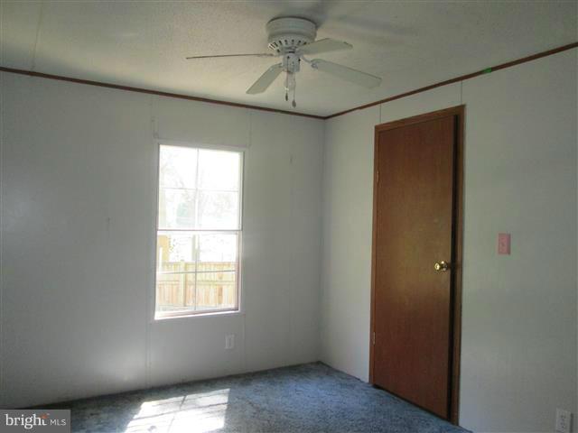 BREEZY KNOLLS - Residential