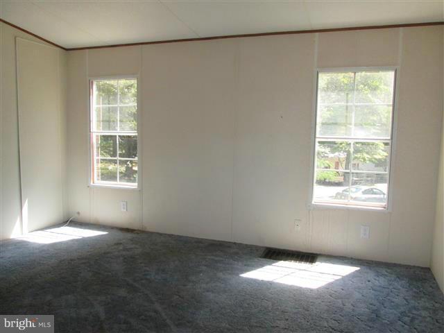 BREEZY KNOLLS - Residential