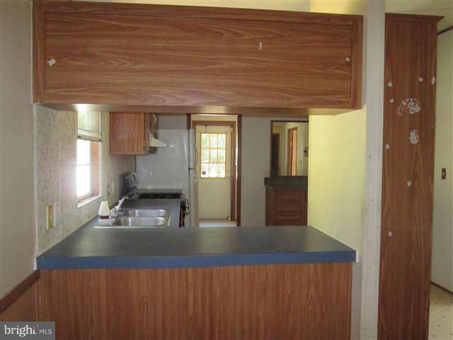 BREEZY KNOLLS - Residential