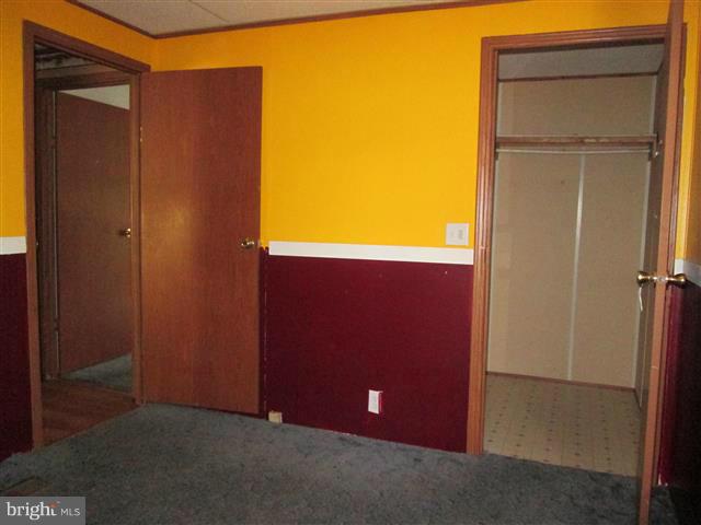 BREEZY KNOLLS - Residential