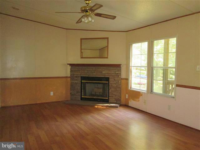 BREEZY KNOLLS - Residential