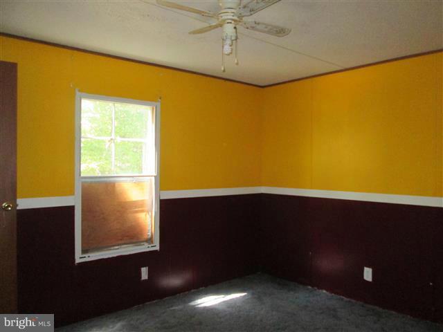 BREEZY KNOLLS - Residential