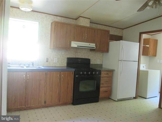 BREEZY KNOLLS - Residential