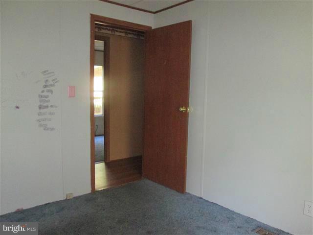 BREEZY KNOLLS - Residential