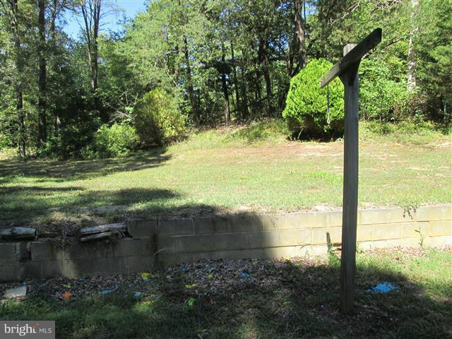 BREEZY KNOLLS - Residential