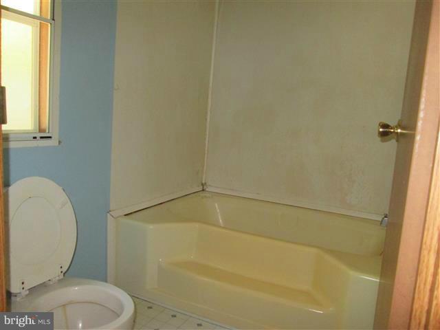 BREEZY KNOLLS - Residential