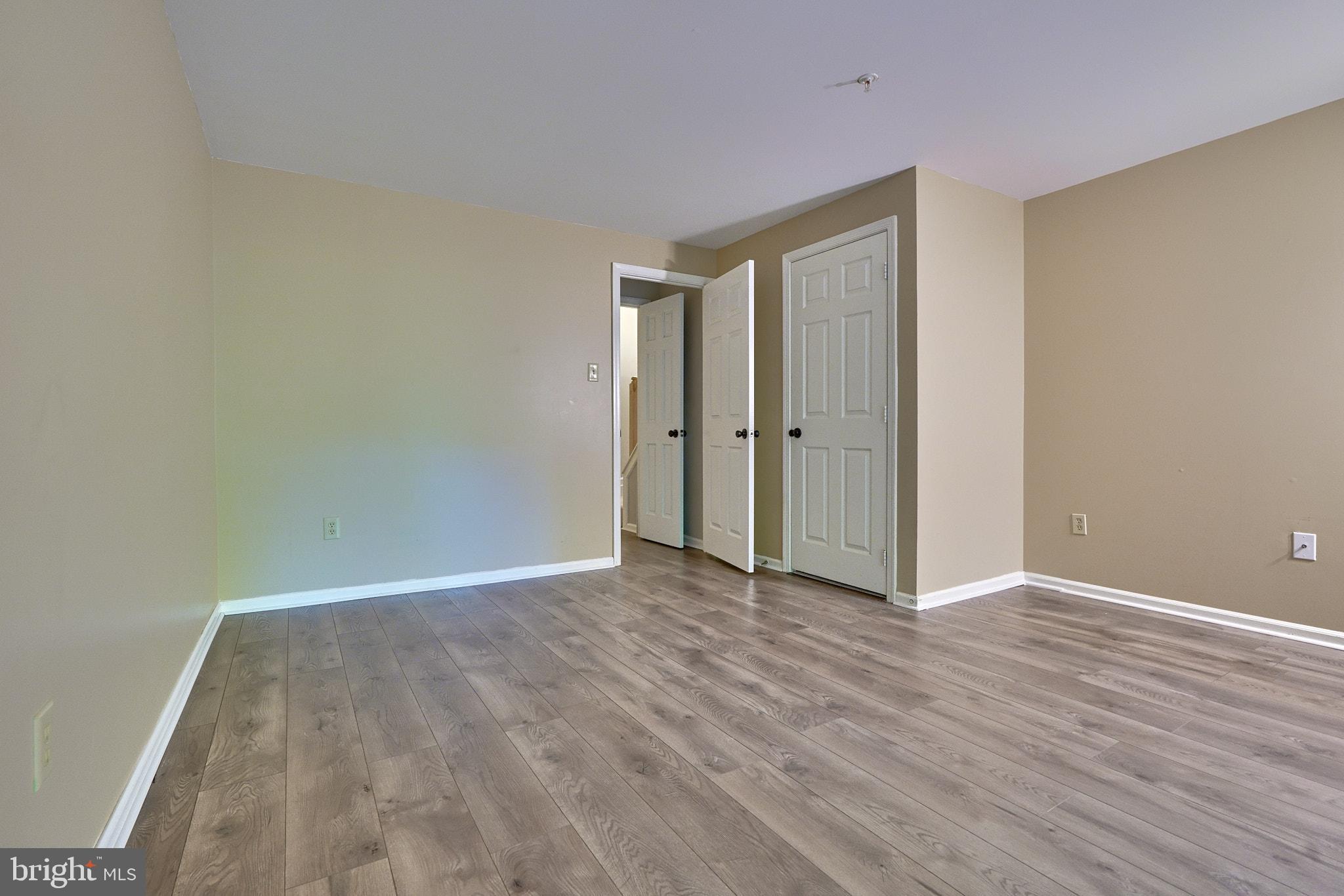 RUSSETT - Residential