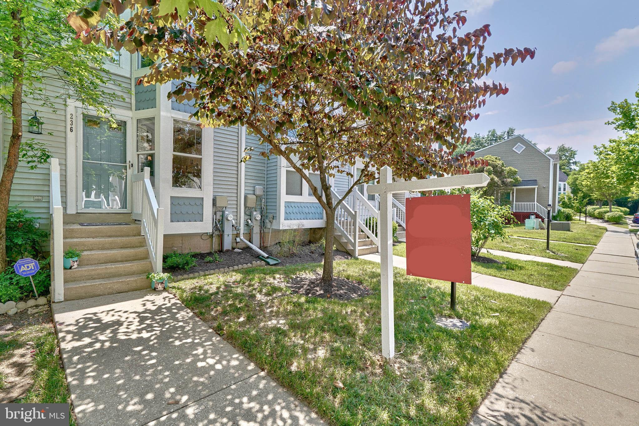 RUSSETT - Residential