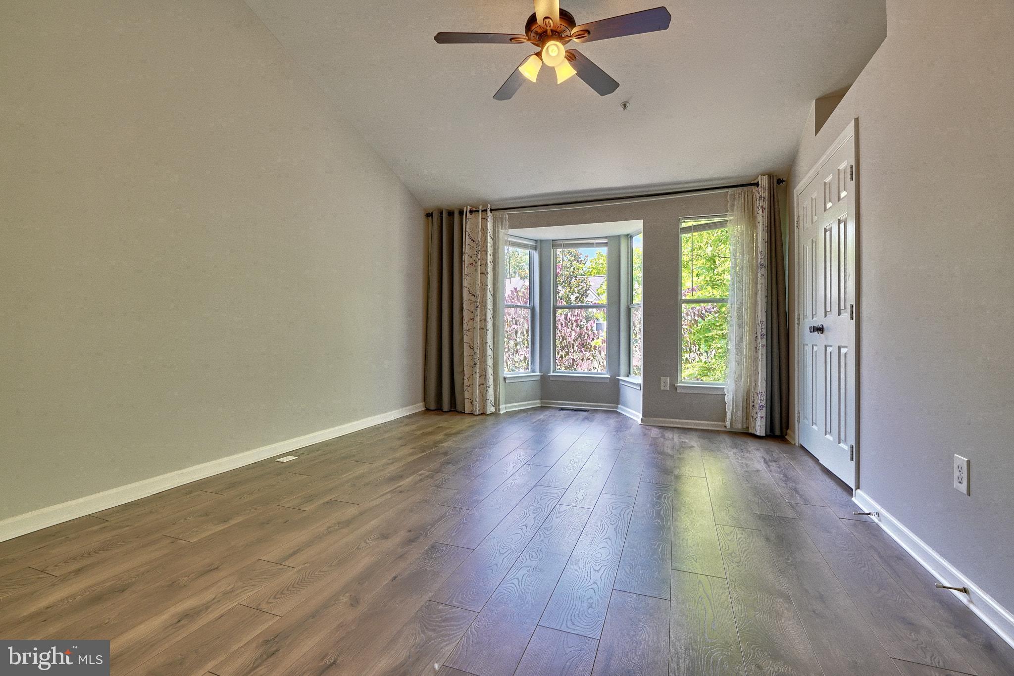 RUSSETT - Residential