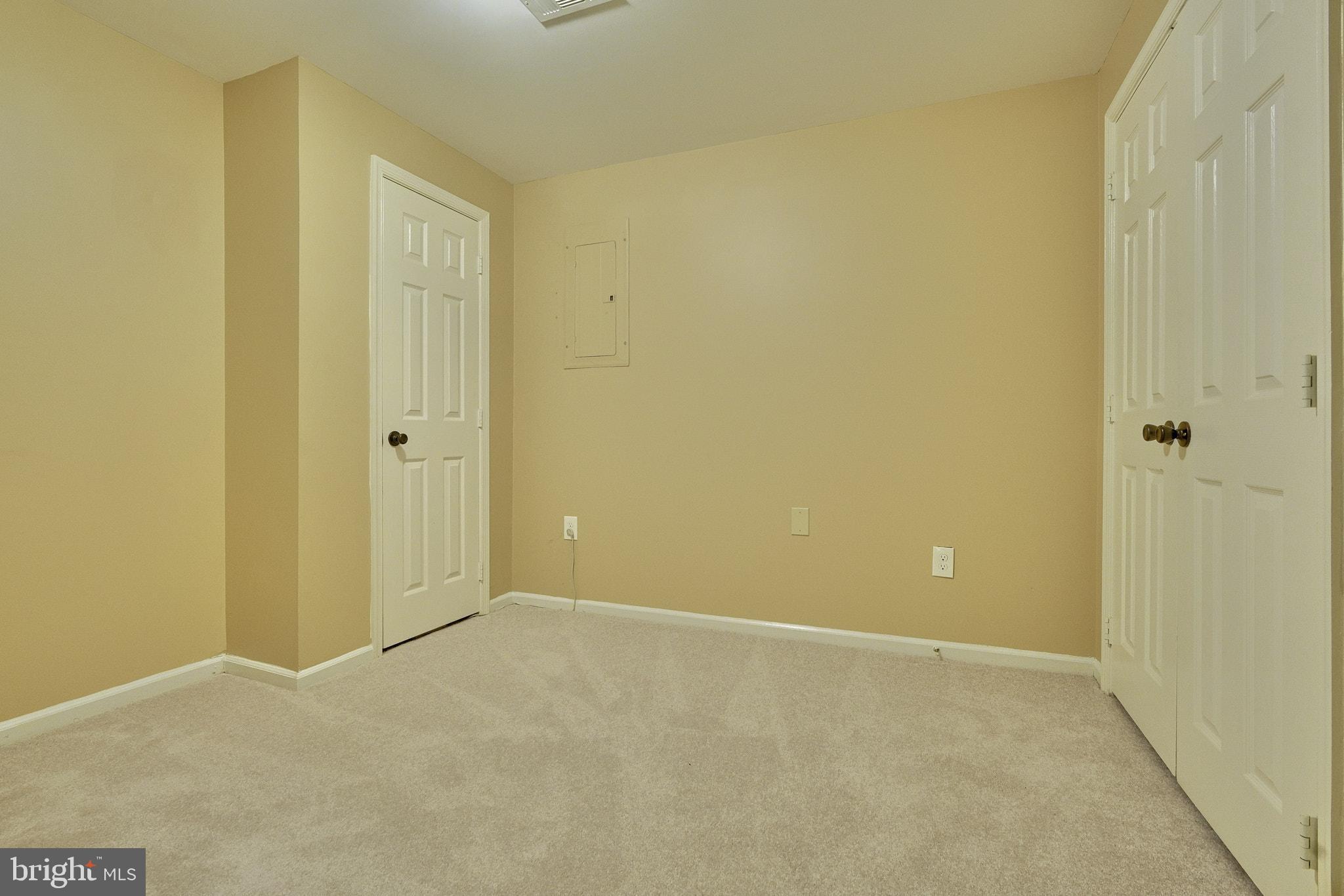 RUSSETT - Residential