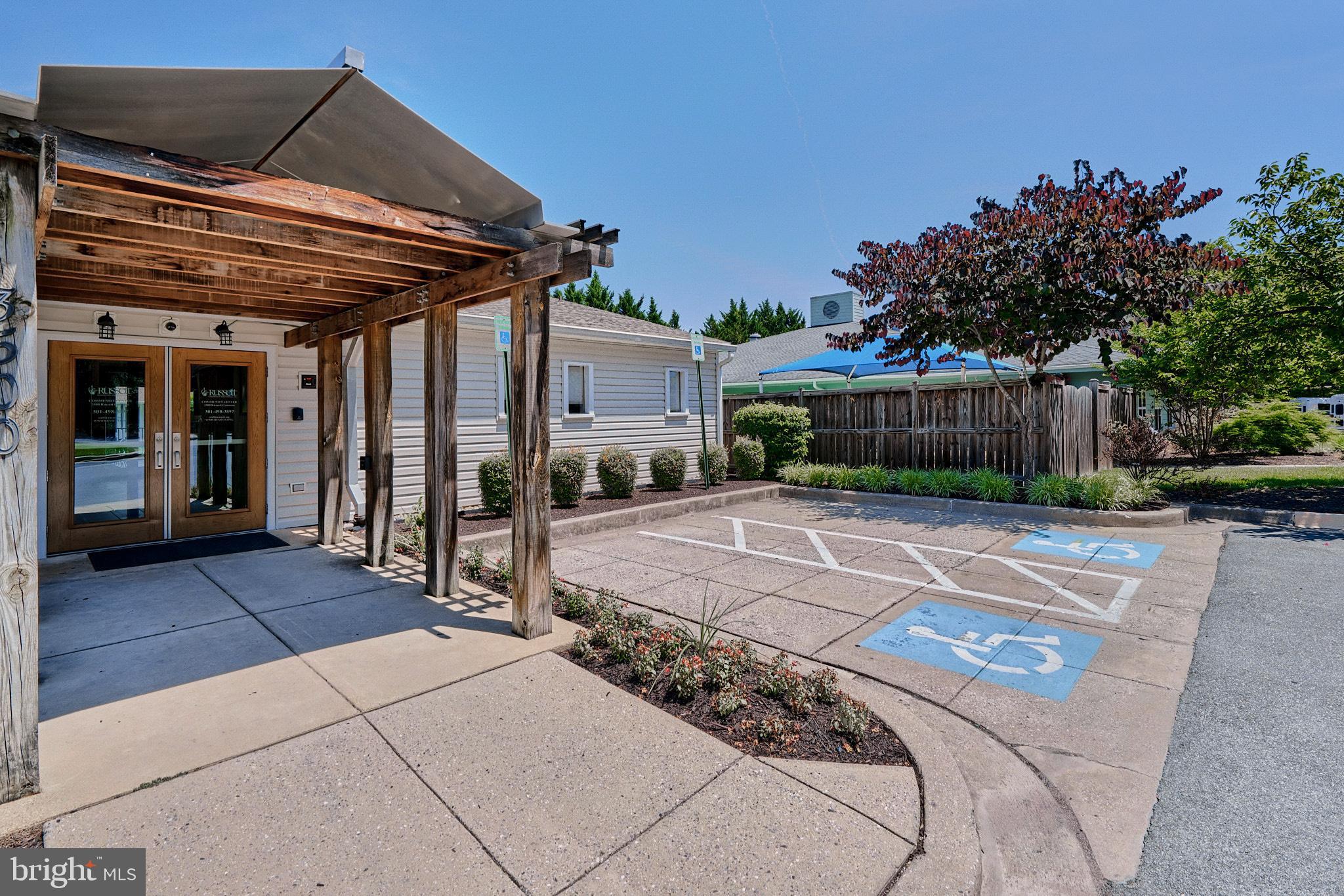 RUSSETT - Residential