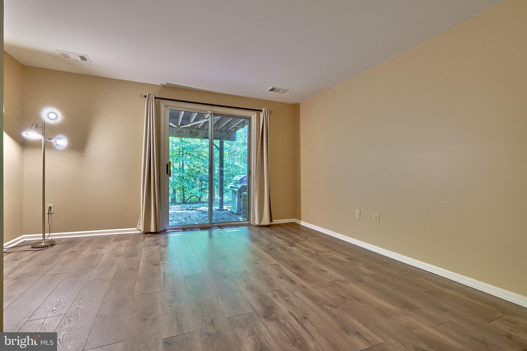 RUSSETT - Residential