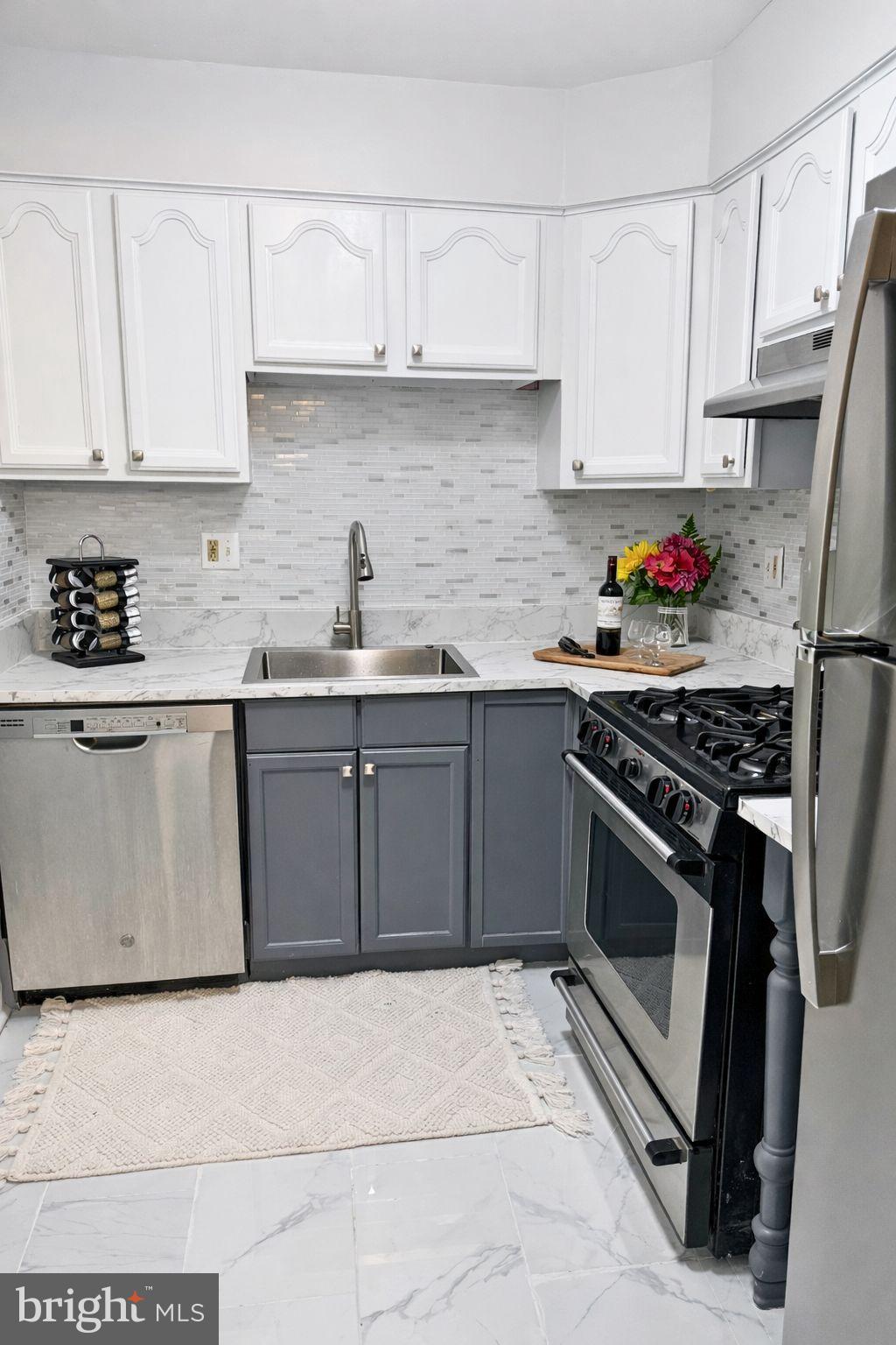 OLD TOWNE VILLAGE CONDOMINIUMS - Residential