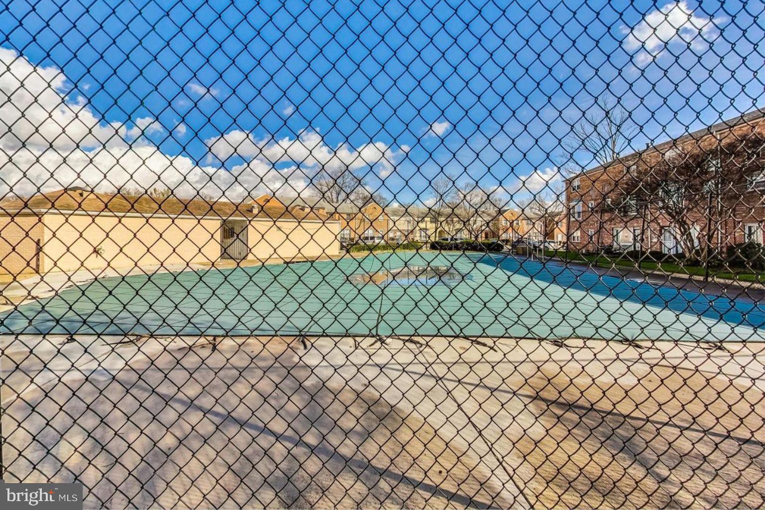 OLD TOWNE VILLAGE CONDOMINIUMS - Residential