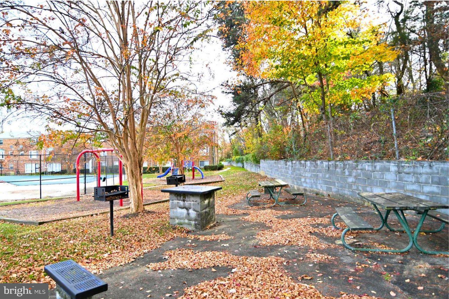 OLD TOWNE VILLAGE CONDOMINIUMS - Residential