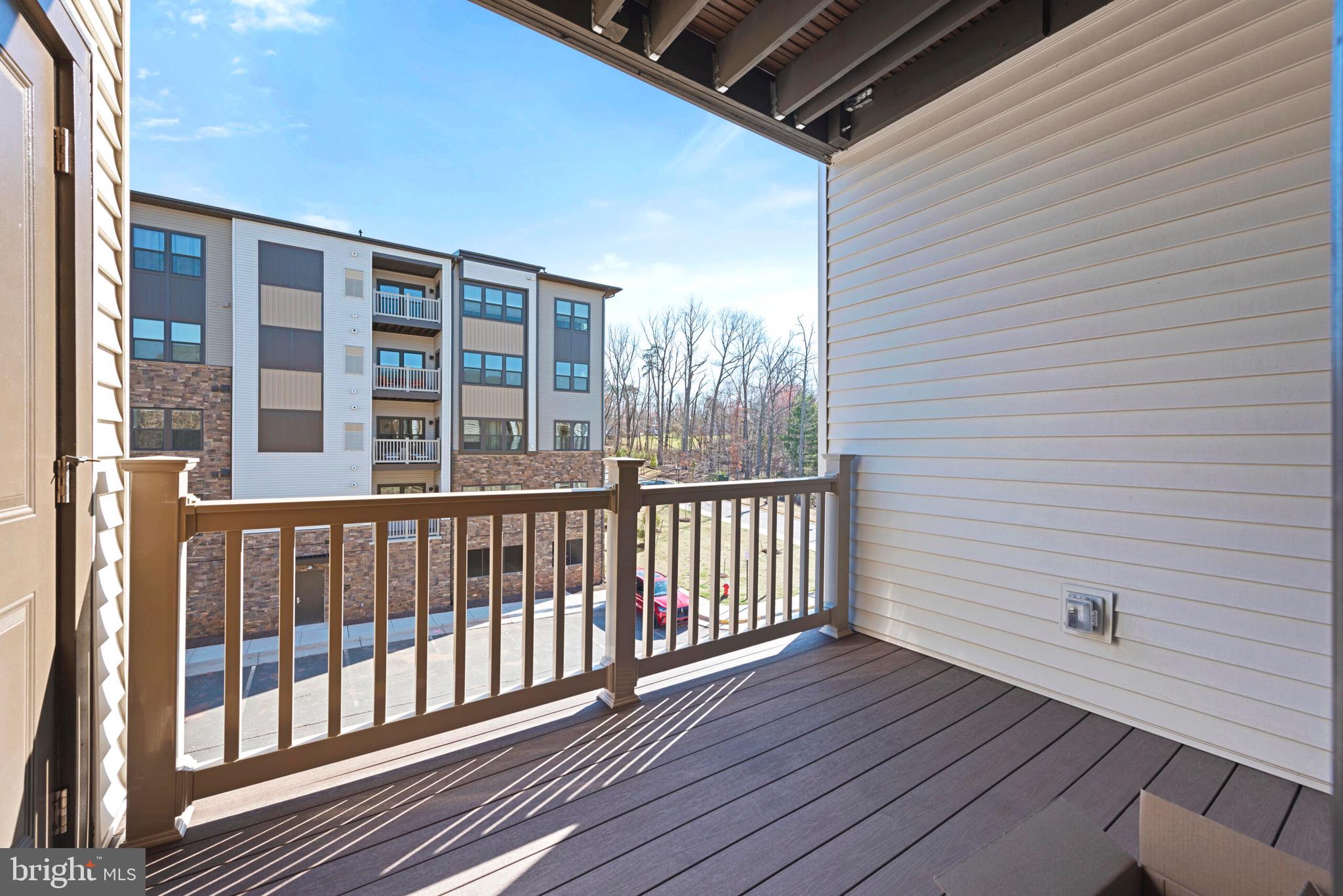 LOUDOUN VIEW CONDO FLATS - Residential Lease