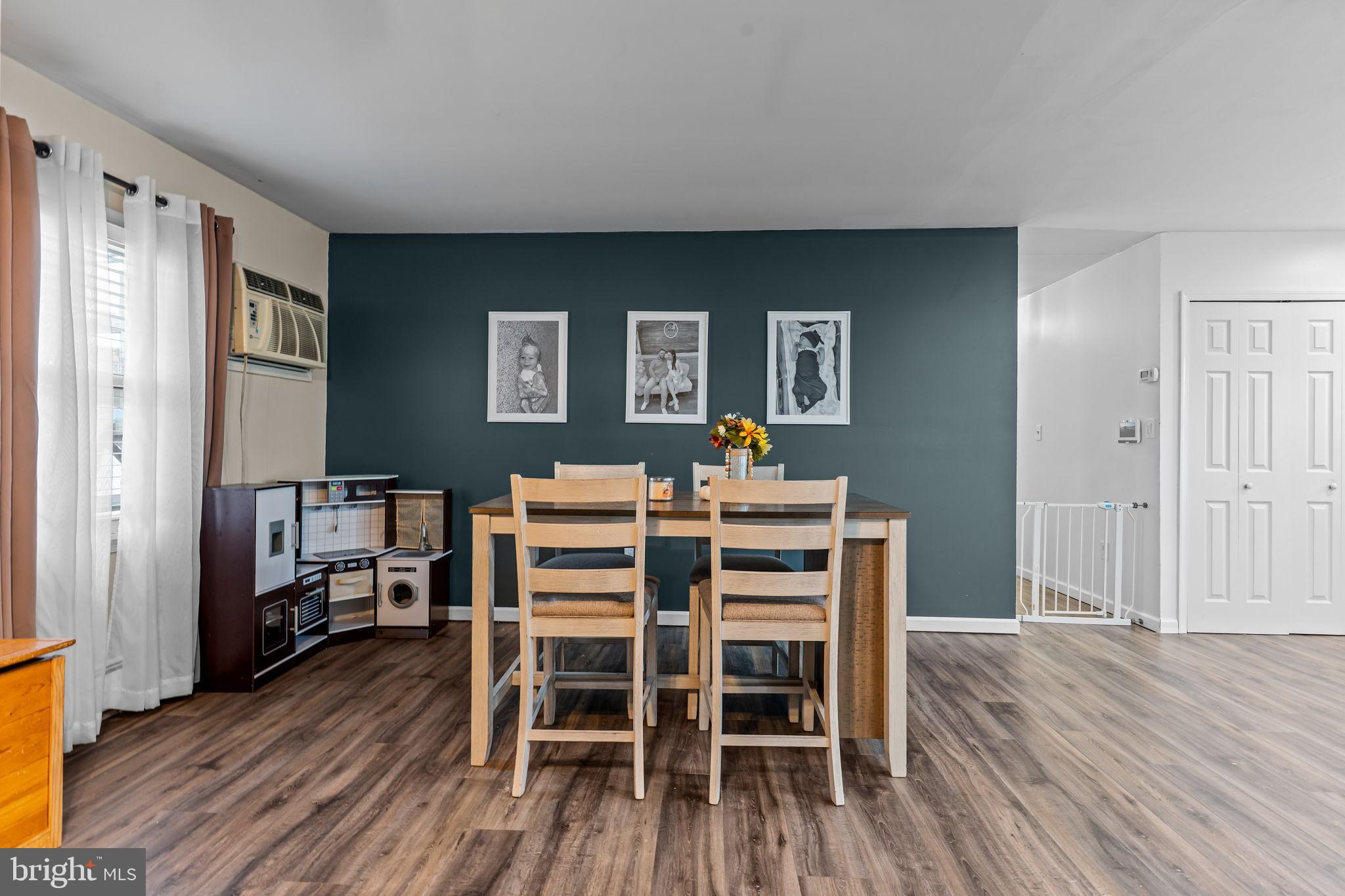 DOGWOOD HOLLOW - Residential