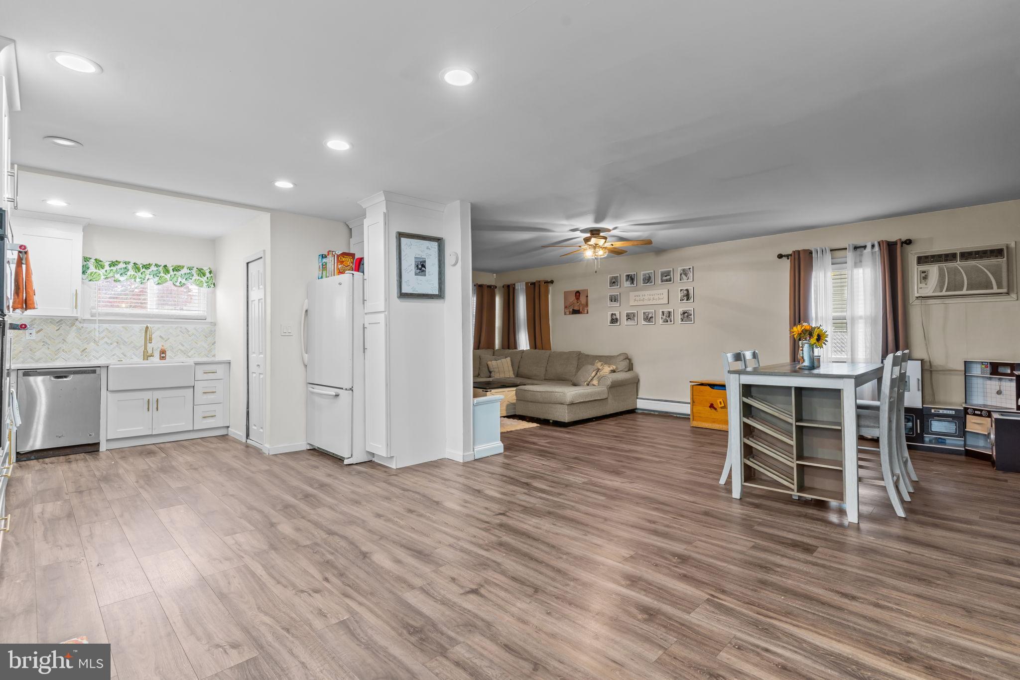 DOGWOOD HOLLOW - Residential