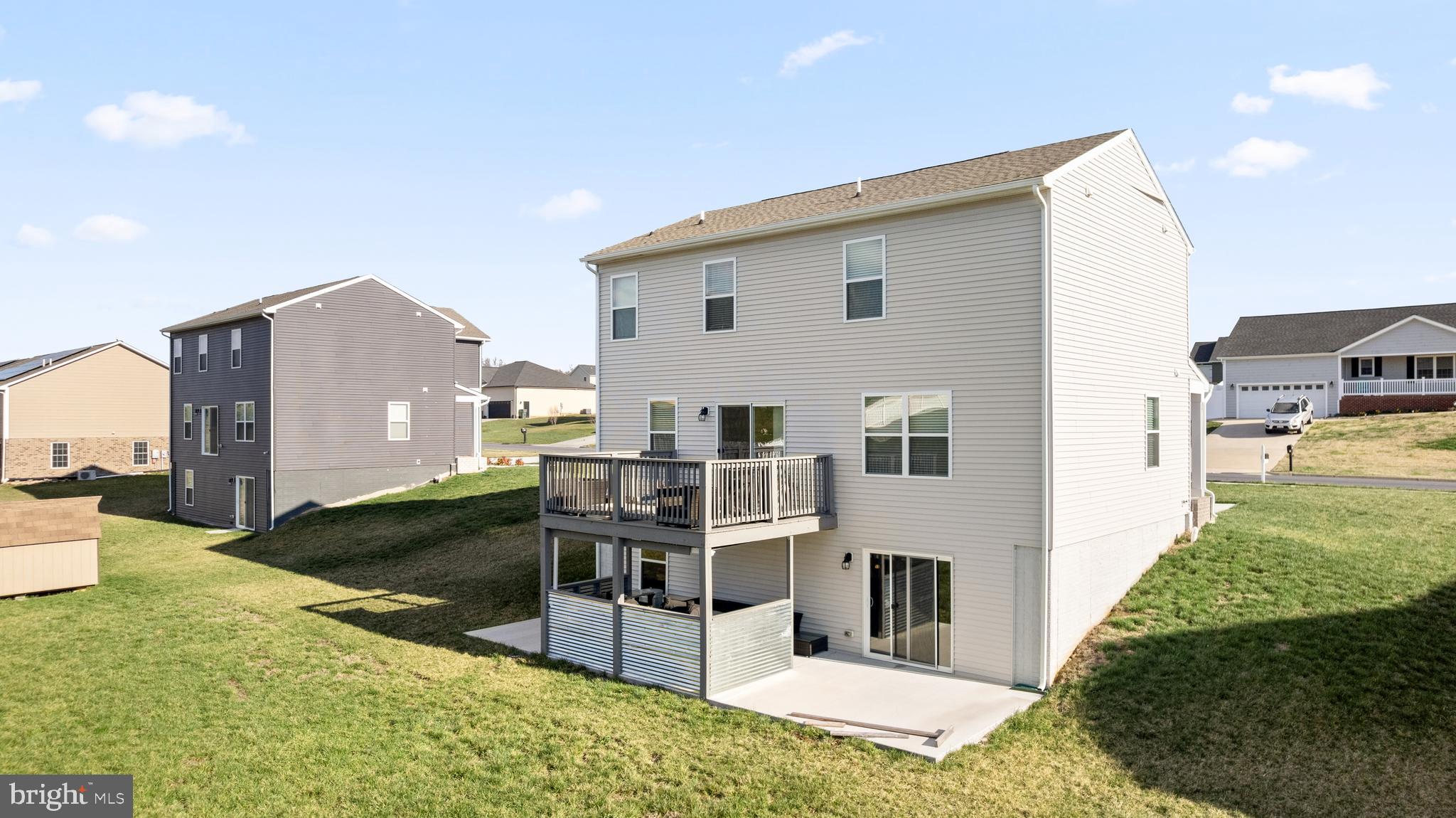 COYOTE RUN - Residential