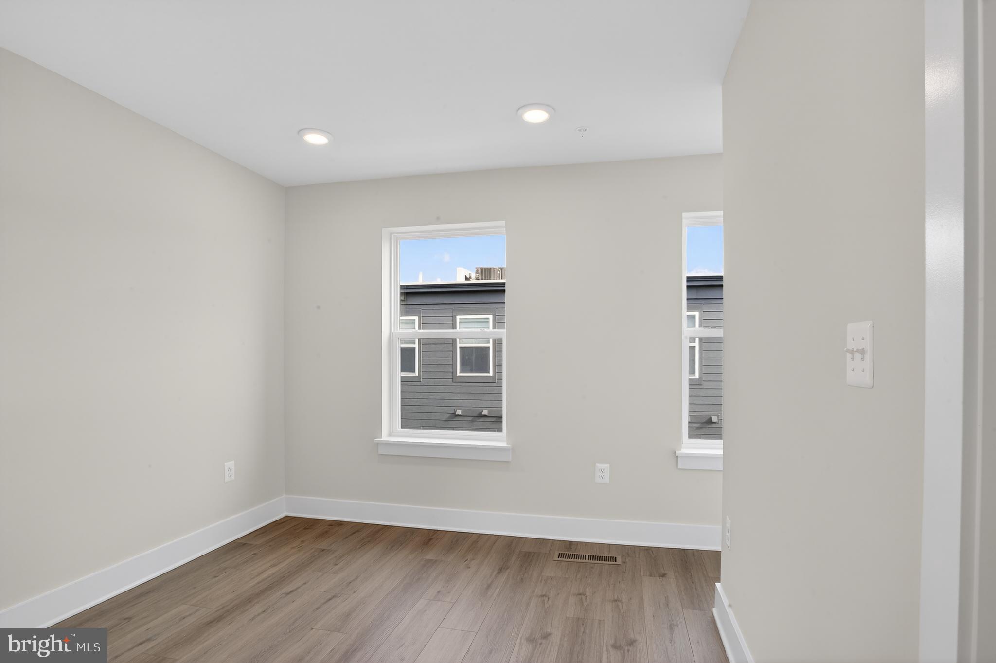 LOCKE LANDING - Residential