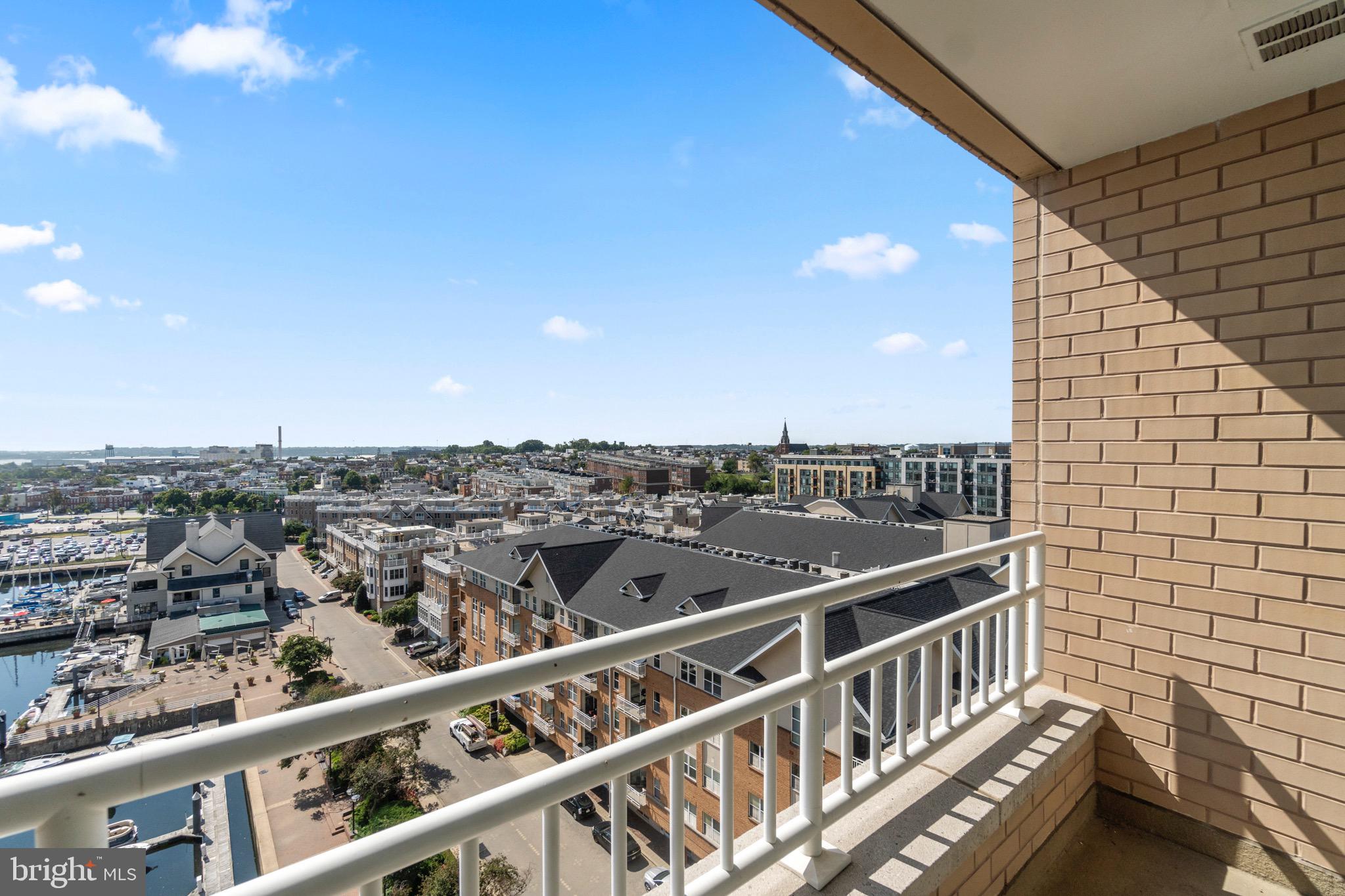 HARBORVIEW TOWERS - Residential Lease