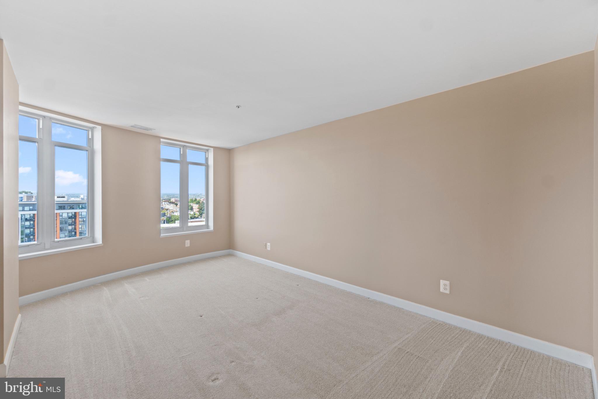 HARBORVIEW TOWERS - Residential Lease