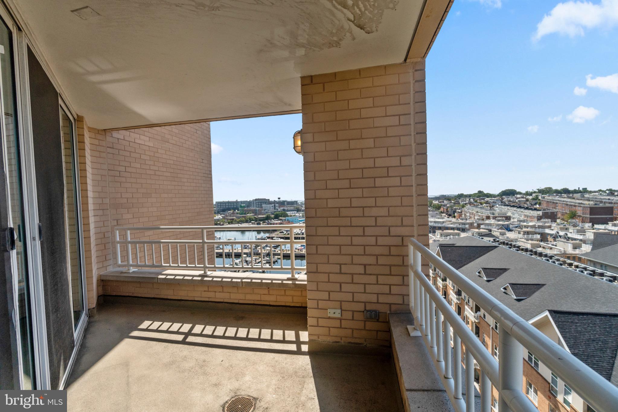HARBORVIEW TOWERS - Residential Lease