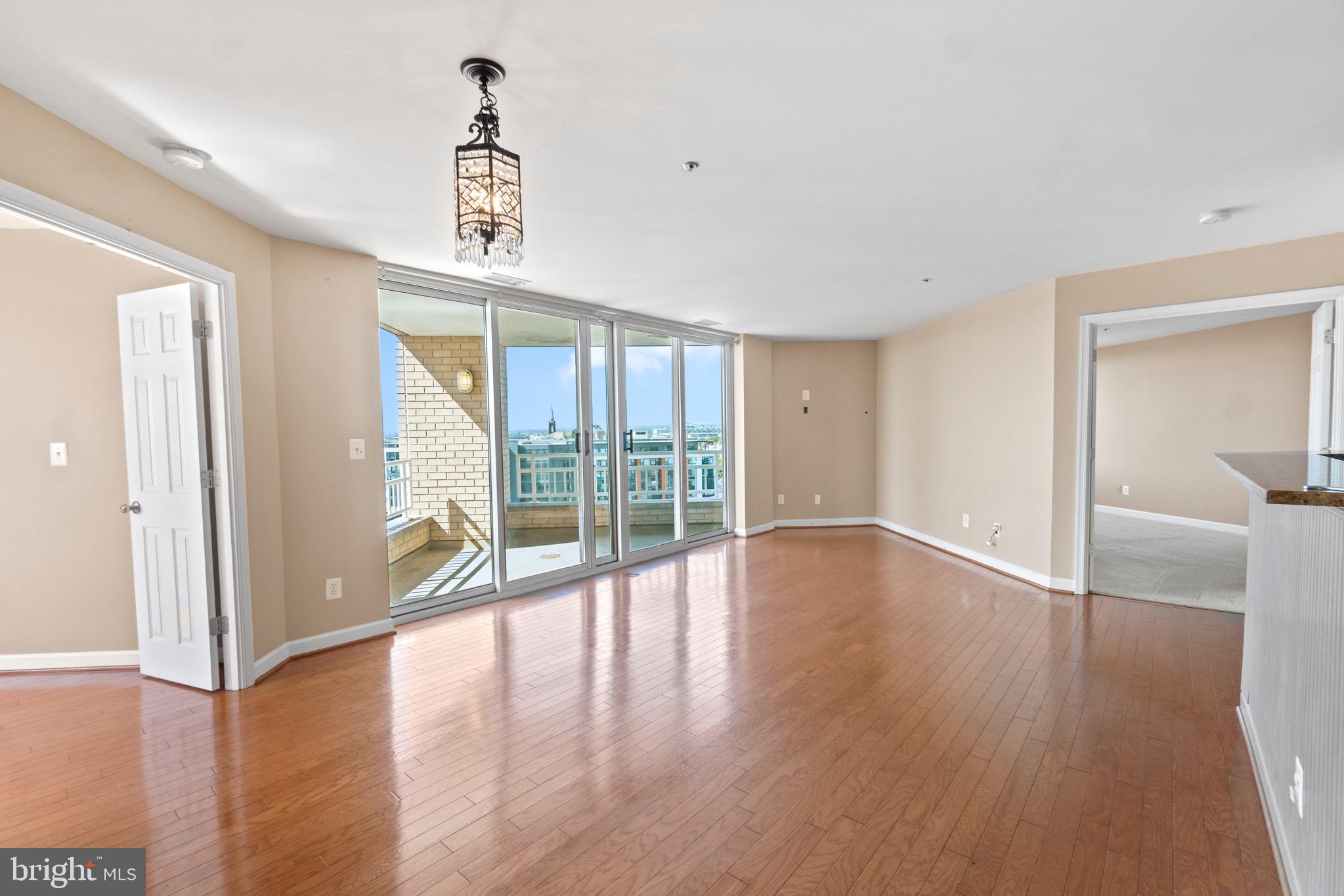 HARBORVIEW TOWERS - Residential Lease